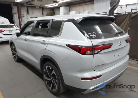 2024 Mitsubishi Outlander Se 2.5 2Wd из США, поврежденный, VIN JA4J3VA8XRZ053286